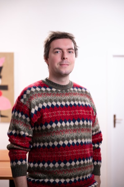 A member of the Topol support team